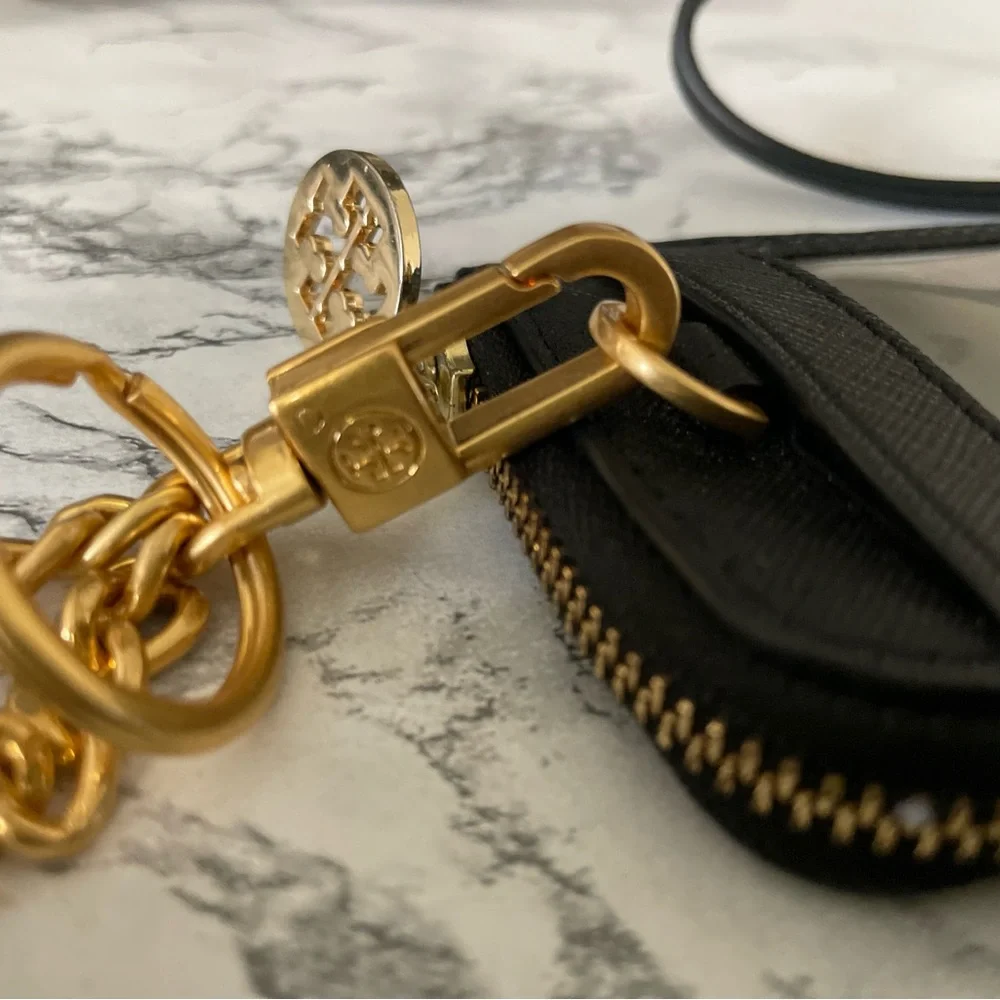 Tory Burch Card Holder / Comes with a belt / Excellent condition/ Gold Hardware - Picture 3 of 5